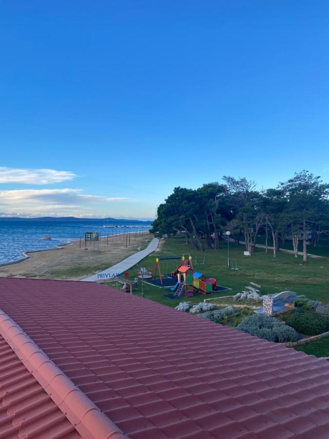 Apartment Privlaka Direkt Am Strand Mit Klima Und Neuem Badezimmer Haustiere Sind Willkommen ภายนอก รูปภาพ